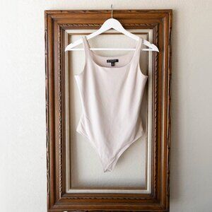 Banana Republic Bodysuit Sz XS Blush Sleeveless Wide Strap Smooth Neutral